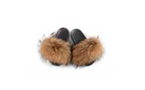 RACOON FUR SLIPPERS 拖鞋版权图片